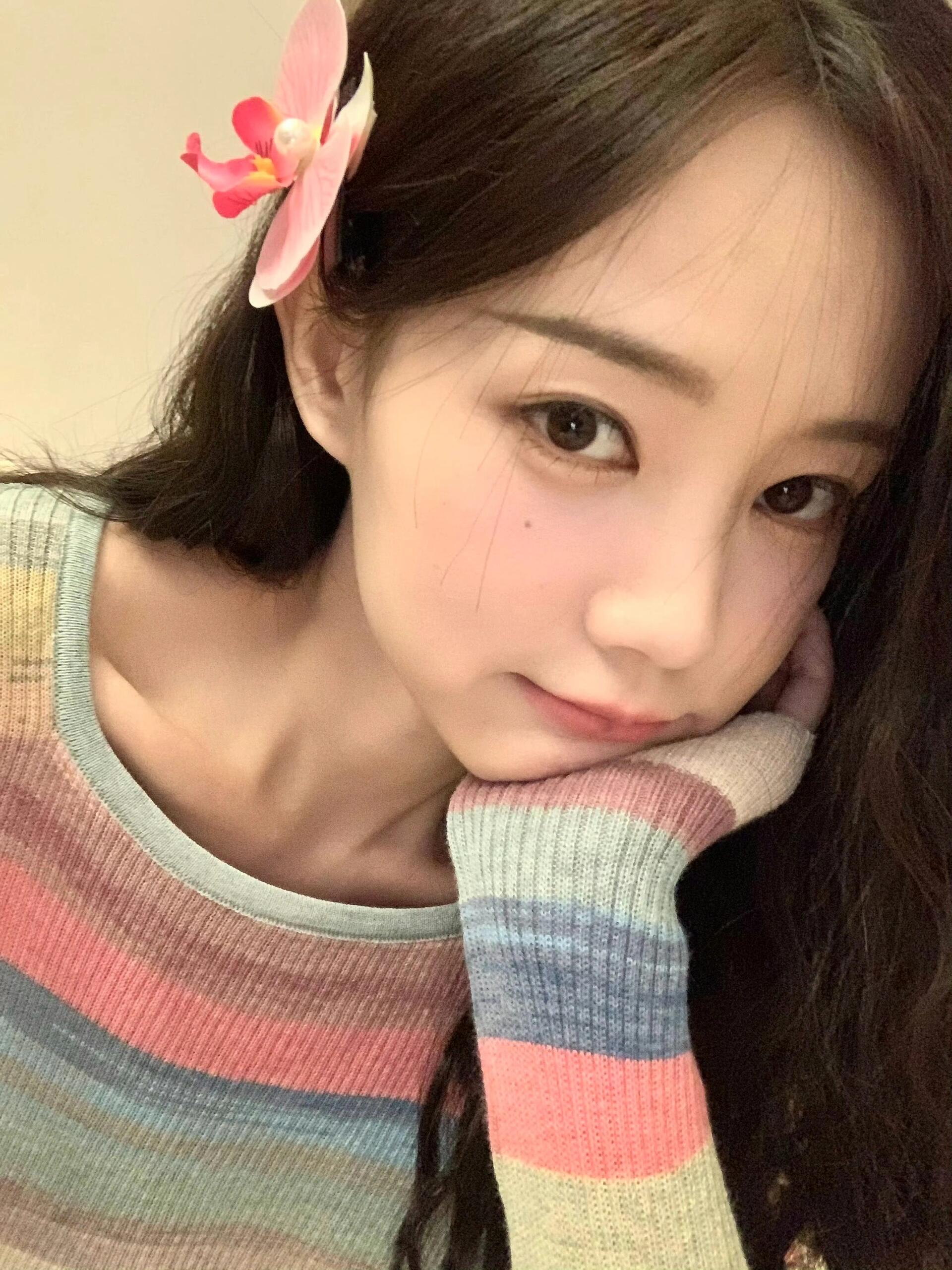 李一桐看起来很韩