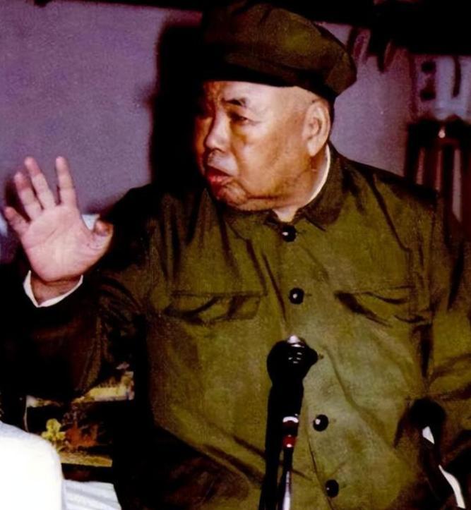 许世友守灵，手枪显忠诚，泪别毛主席