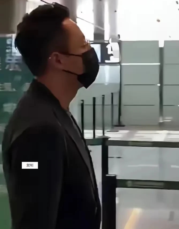 大家听说了么
汪徐两家又干上了

说是汪家欠S的米
虽然S走了但米不能购销

很