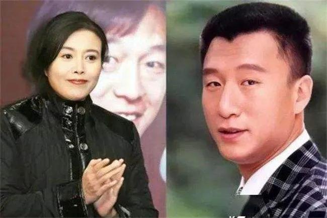 2002年，孙红雷回到家中，向年老色衰的丁嘉丽提出分手。丁嘉丽不同意，她为这段感