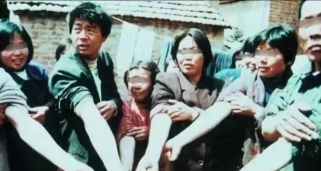 1991年，河南一名女医生发现血样异常，立即将情况进行上报，可单位却毫无回应，于