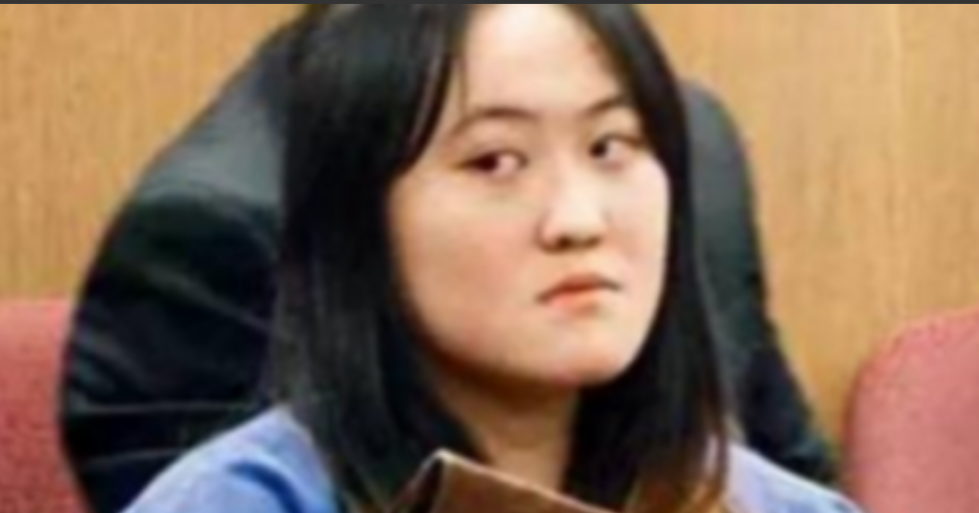 “中国人只会欺负中国人？”2015年，赴美女留学生拿烟头烫同学，扇耳光，法庭上她