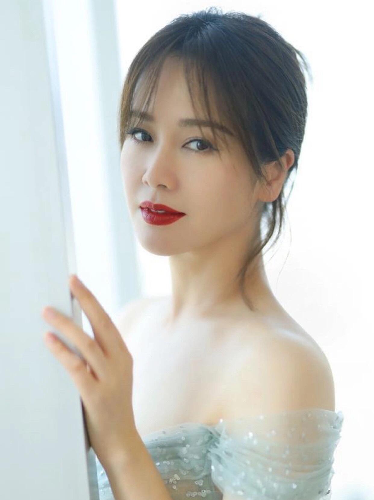 左小青：我已经一丝不挂，可他还是不动心