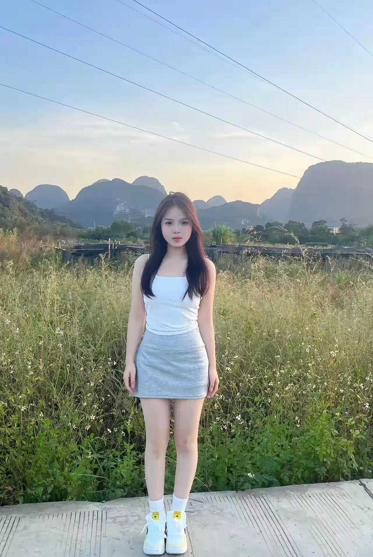 我这个后妈看起来像几岁呢哈哈哈哈