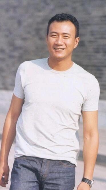 胡军：坚守真爱，幸福家庭惹人羡