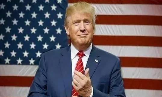 特朗普刚入主白宫首日，就果断冻结对乌克兰的全部援助资金，时长整整三个月。这事儿乍