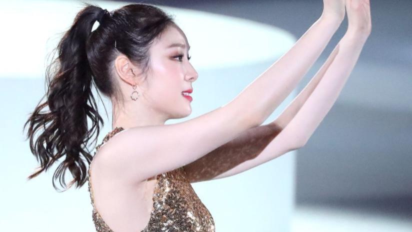 皮肤白的发光！“花滑界颜值天花板”，超高颜值+黄金腿臀比