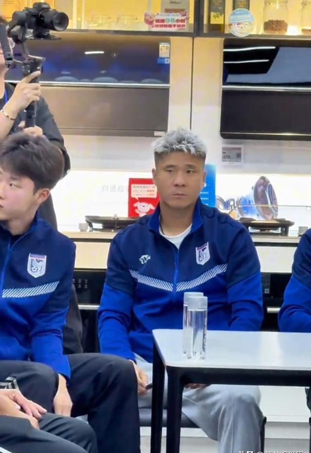 赵明剑直播谈退役生活，怀念球场时光