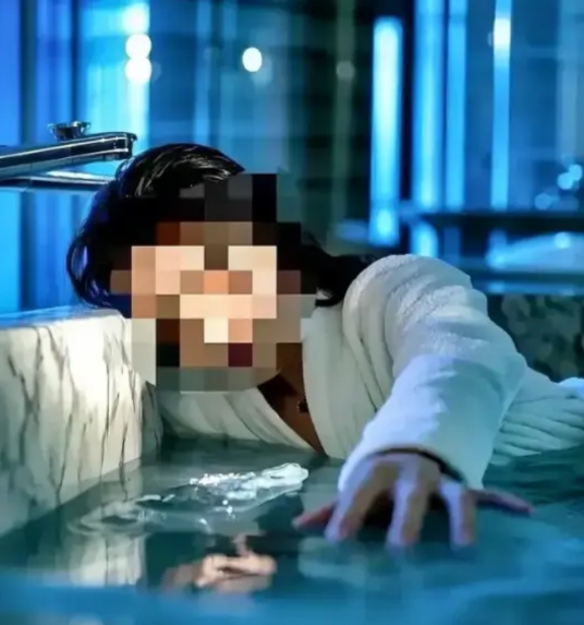 广东恩平，一男子与女子在酒吧喝酒后，到酒店开房发生两次关系，随后去车上取打火机，