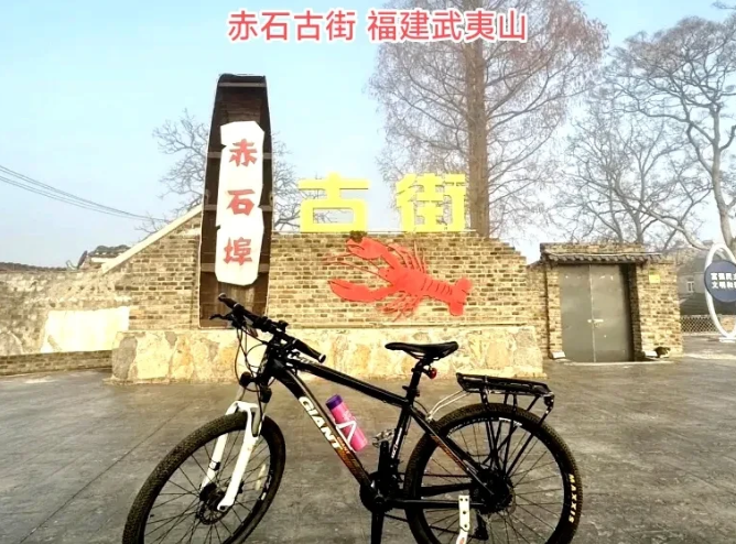 红军攻下漳州，为何如此富裕，能缴获一百多万银元及三百多根金条？
    上世纪三