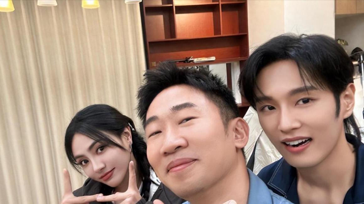 精神控制、角色扮演，一次爱上多个，一毛不拔，秦霄贤后继有人