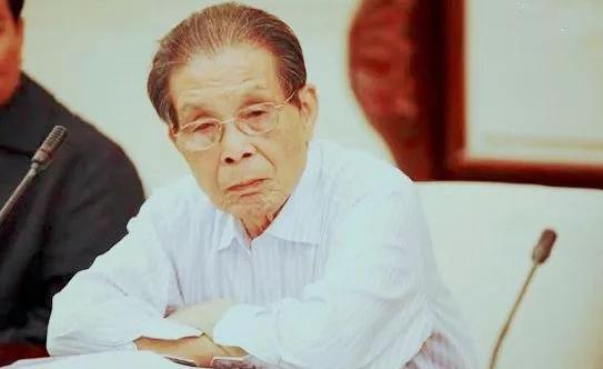 王伯祥调任带走剩煤炭，清廉朴素感动寿光