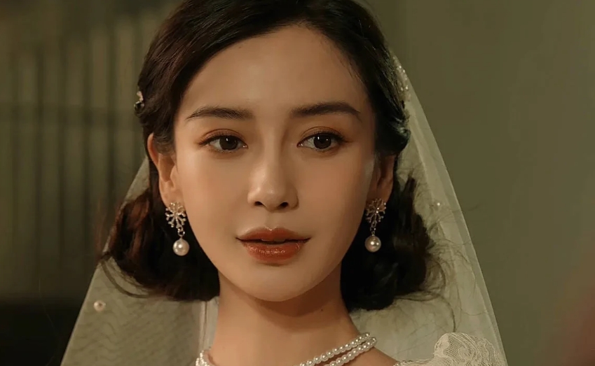Angelababy 在社交平台高调发文，这一次不是最新的美照，也不是给大家发红