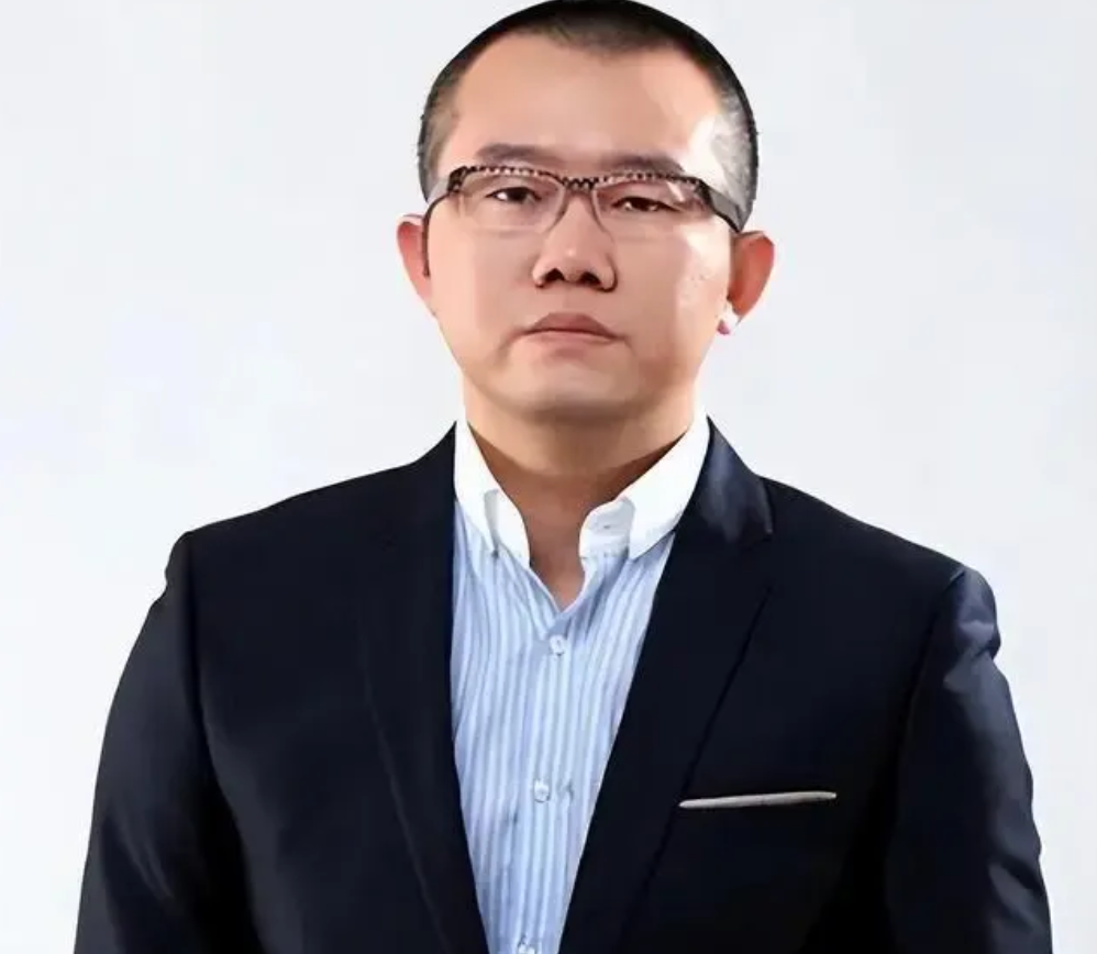“宁拆一座庙，不破一门婚”。他的毒鸡汤拆散了多少家庭，离婚率高，是他的功劳；孤儿