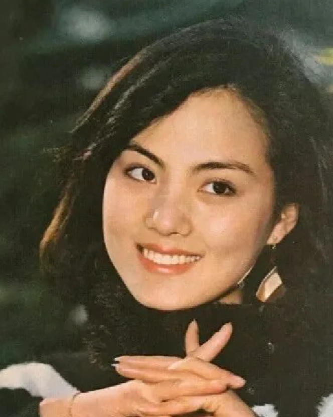 漂亮得让邓婕嫉妒，17岁拒演红楼梦