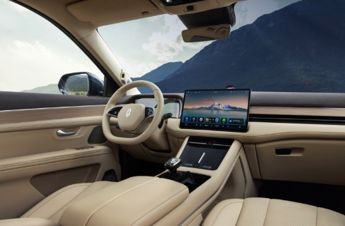 问界新M7对决理想L6/L7，25-30万混动SUV谁更香？