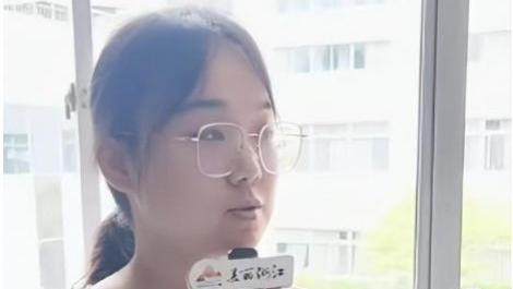 揭秘！教师节送礼偷偷录下全过程，直接曝光老师，钓鱼执法！