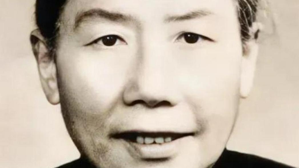 中国首位博物院女院长，一生未婚，跳塔身亡，死前给司机留下纸条