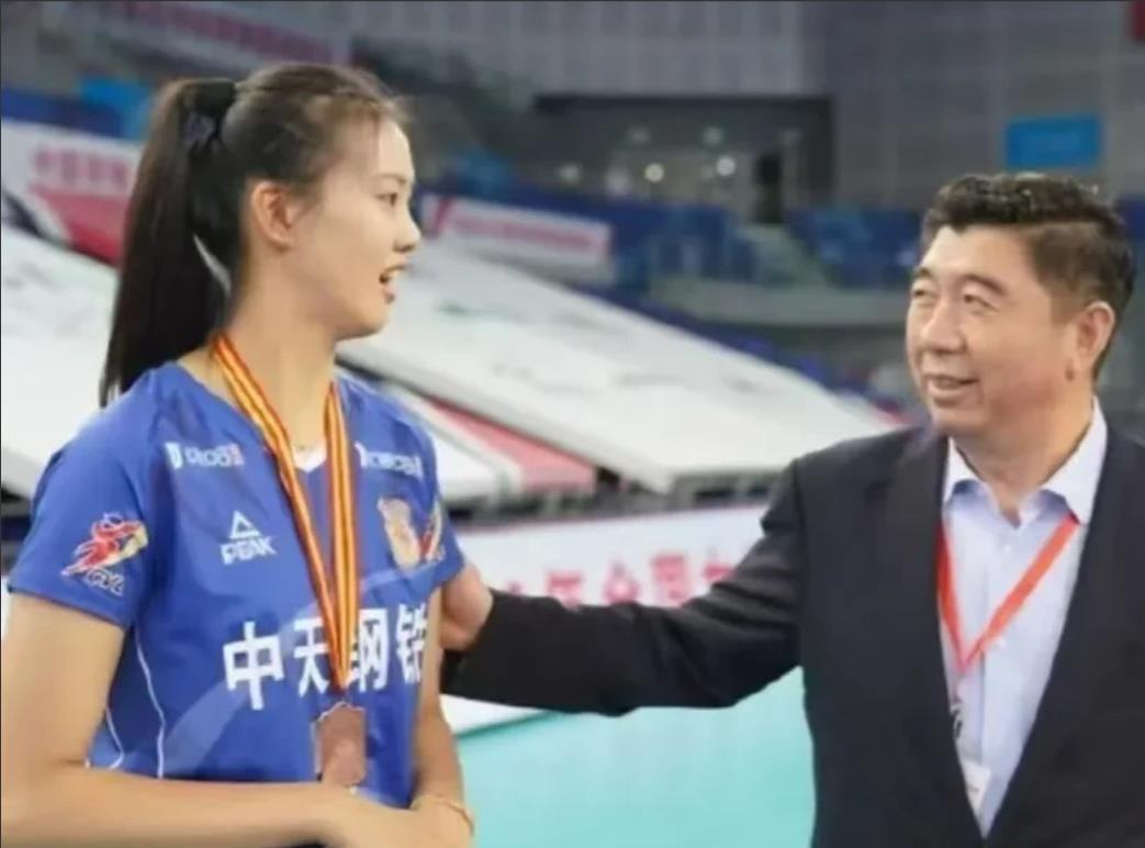 李全强对于江苏女排情有独钟
       天津女排自2003年首次获得全国女排联