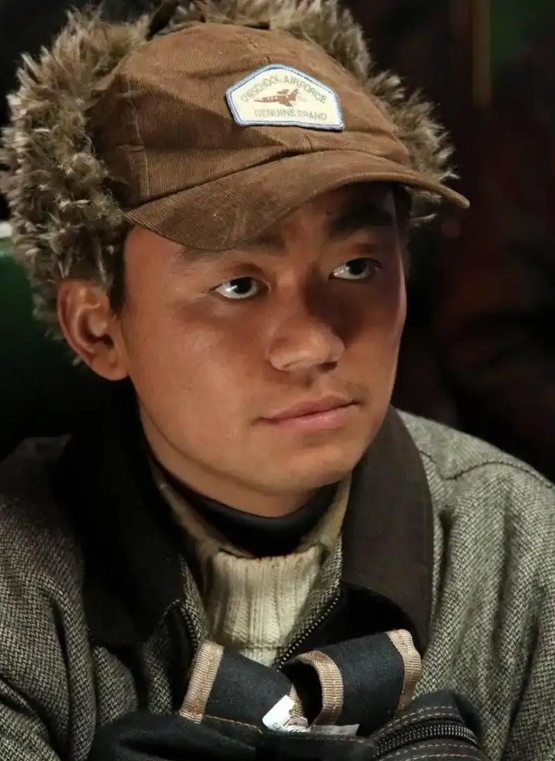 老话说“物以类聚，人以群分”但陈思诚和王宝强这对组合，可把这道理给打破了。陈思诚