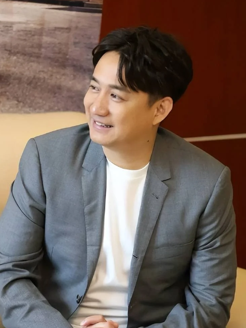 黄磊被指区别对待明星引热议
在娱乐圈这个光怪陆离的世界里，明星们的一言一行总是备