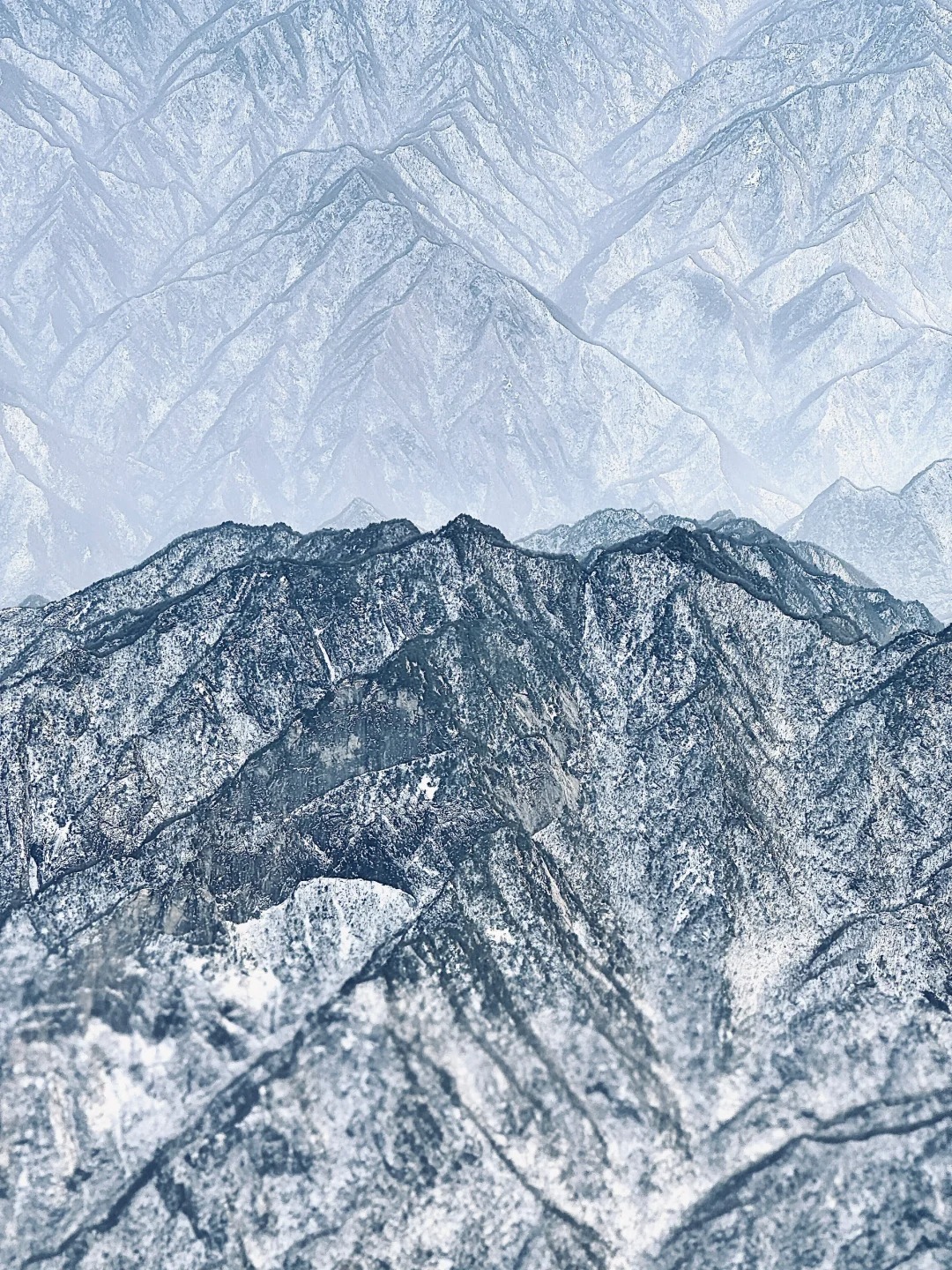 在飞机上被空姐摇醒看到的一幕...
中国的水墨画🏔还是太保守了