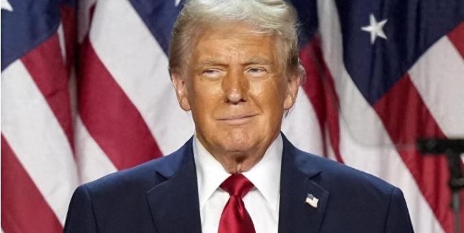 特朗普上台后，一心想反华，拉拢俄罗斯。他竟然打算在乌克兰问题上让步，甚至可能默许