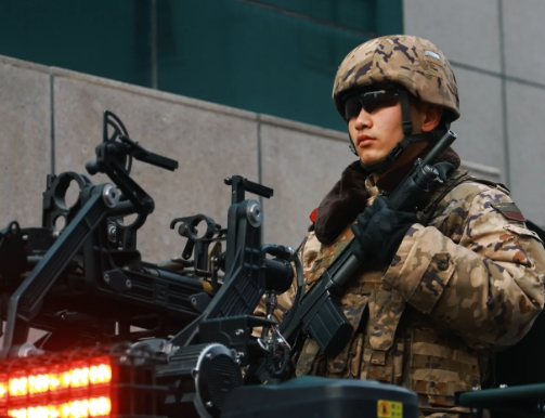 西安武警特战队
西安春节安全感十足，把爱留给中国军人！
