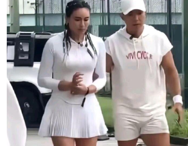 看刘畊宏夫妇的身材，跳操也减不了肥啊
