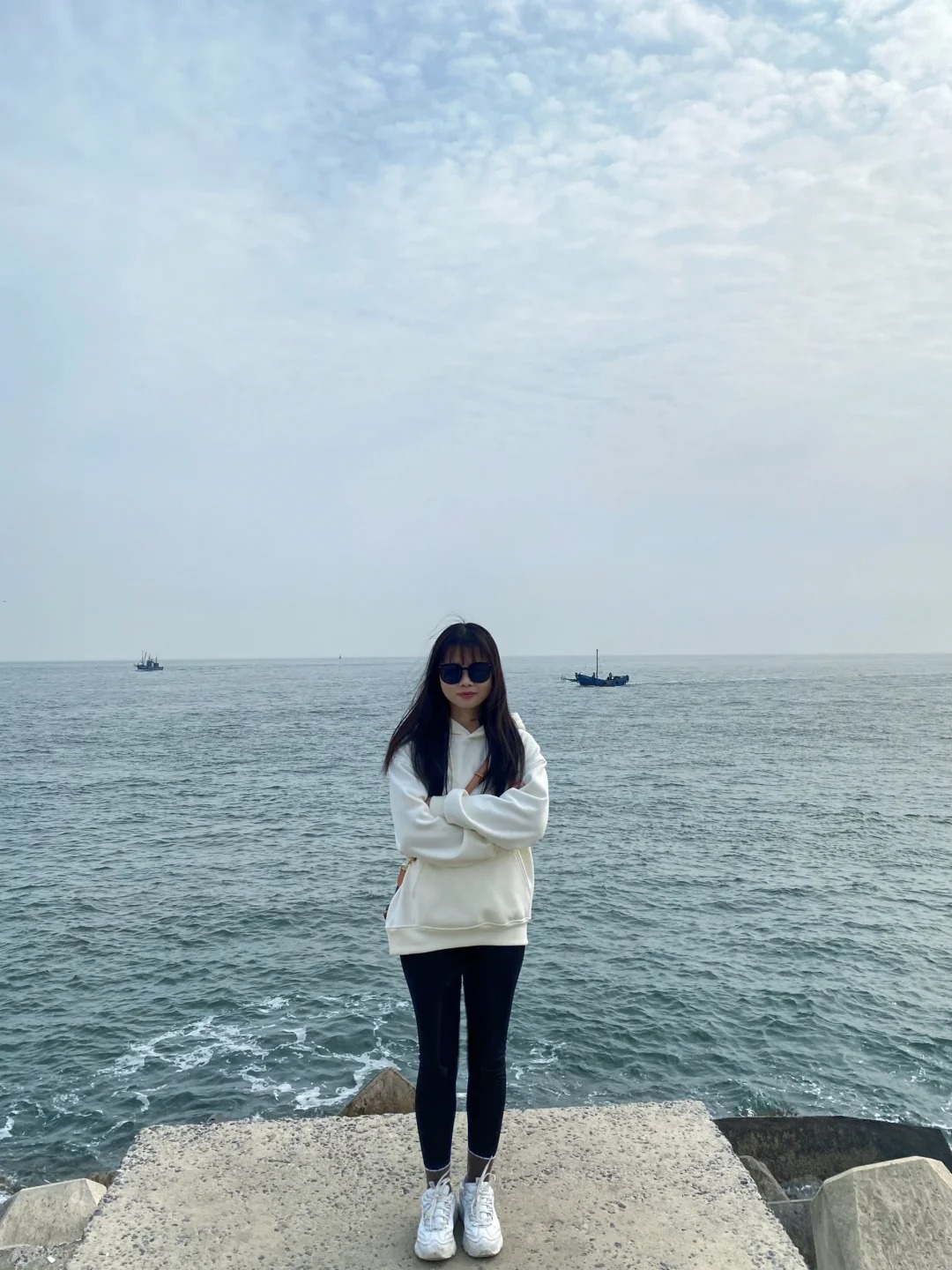 一个人旅行唯一的缺点就是自己无法出镜📷
独自旅行没有很多她拍，更多的都是自拍、