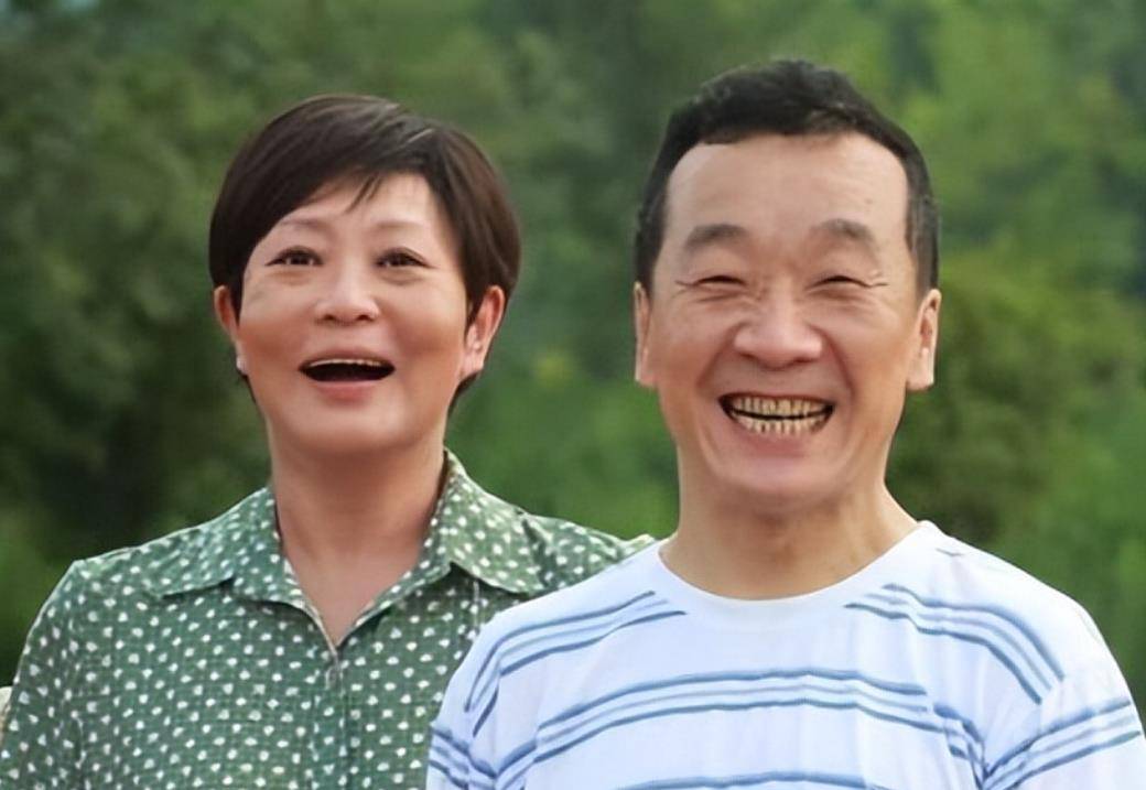 当年，戴志诚为了和师婶袁茵在一起，他和杨蕾离了婚，杨蕾被气到抑郁，10年后杨蕾才