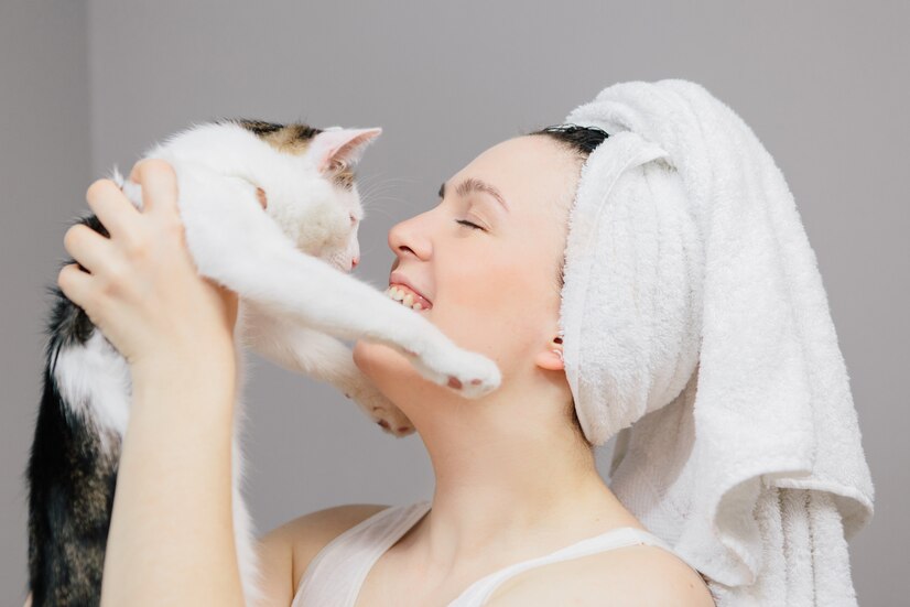 在养猫的日子里，有一件事情我时常思考，那就是给猫咪洗澡时水温该如何把控？这是个看