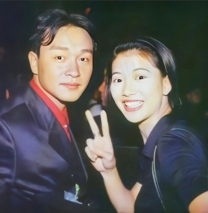 袁咏仪曾说过：“在香港，很多人都怕向华强，我不怕他，但是我怕张国荣。”

袁咏仪