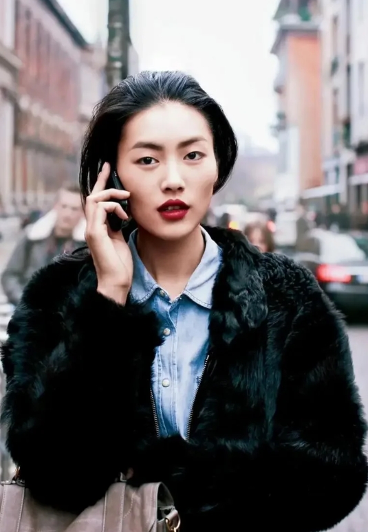 《奇遇人生》刘雯素颜出镜，温柔动人