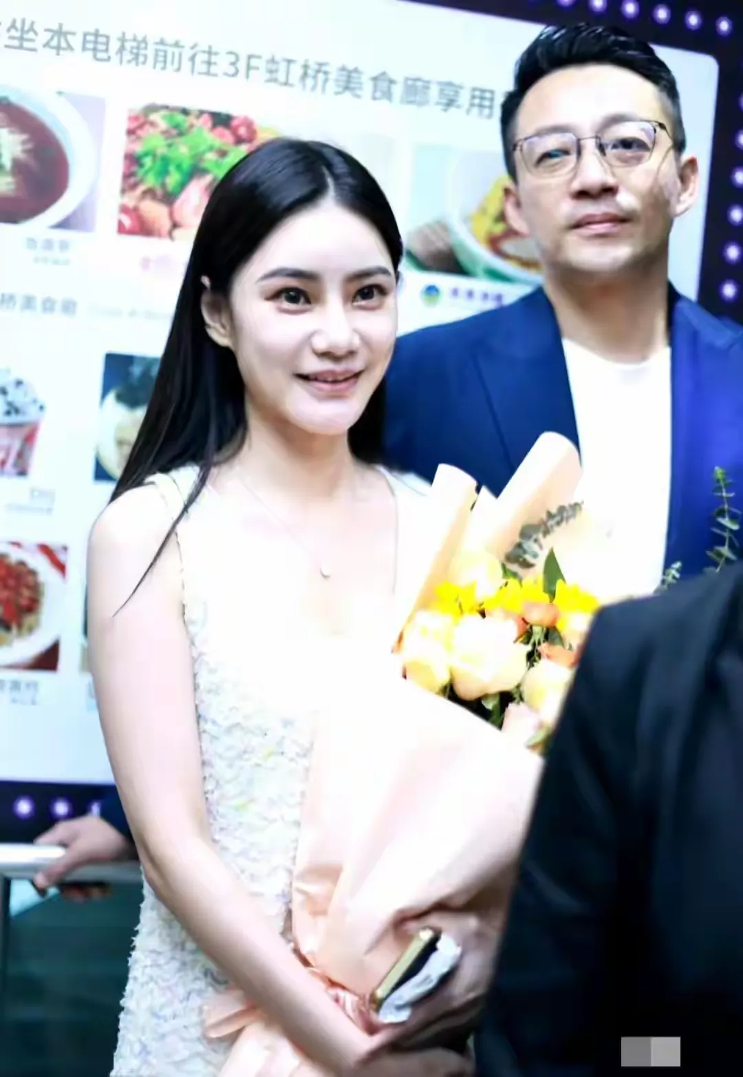 马小梅是懂得怎么哄婆婆的！

今天领证，准备去见婆婆，穿了一身小香风，
据我所知