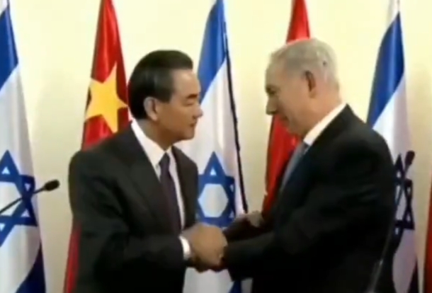 中国外交部长王毅与以色列总理内塔尼亚胡的会面，是中以两国友好关系的重要体现。
在