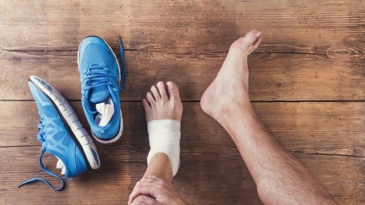 身体好不好，看鞋就知道？提醒：鞋底若是这4种情况，多长点心