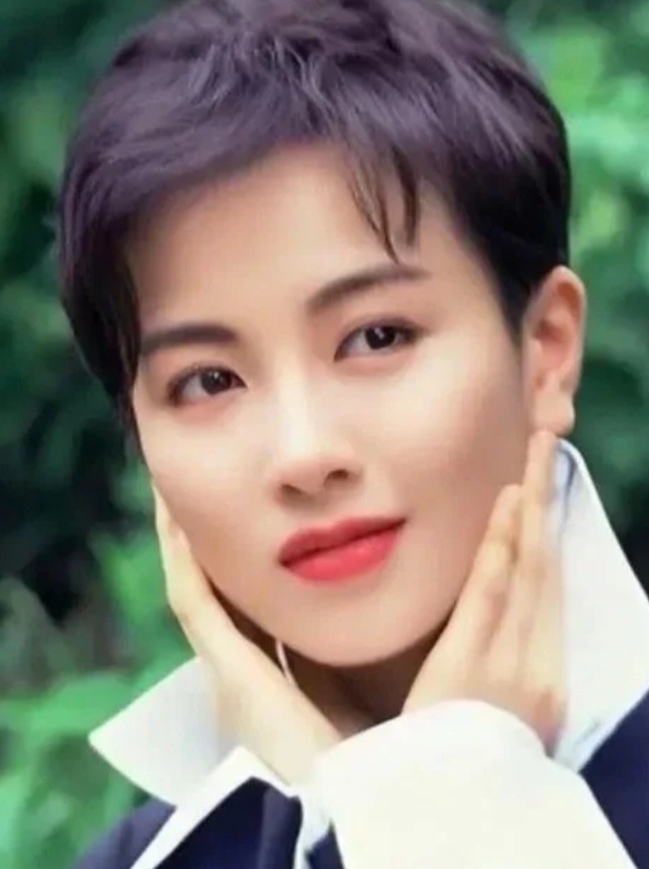 袁洁莹现在怎样了？