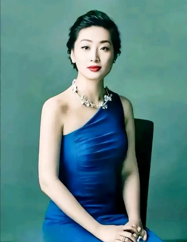 宗馥莉赢了！如果我是宗小姐，接下来可能会这么做：

1、三叔宗泽后该退休享清福了