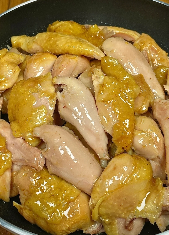 终于吃上了，原来网友给的配方是真的！

盐局鸡腿，嘎嘎好吃的！

鸡腿鲜嫩多汁！