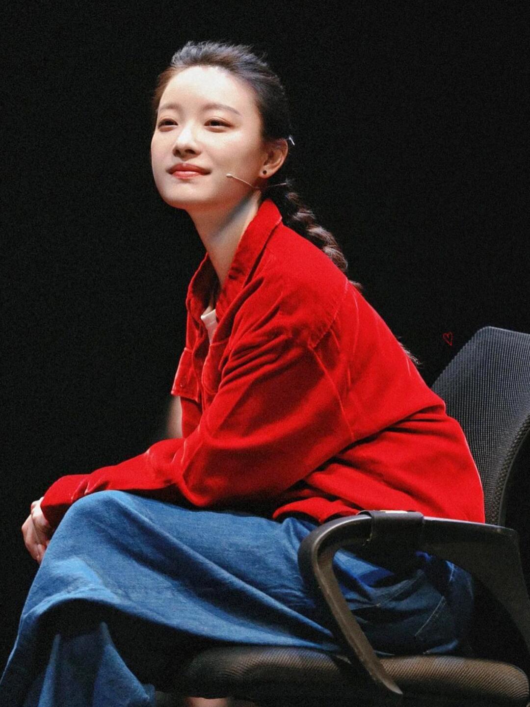 舞台上的倪妮真的在发光舞台剧能触及她灵魂
