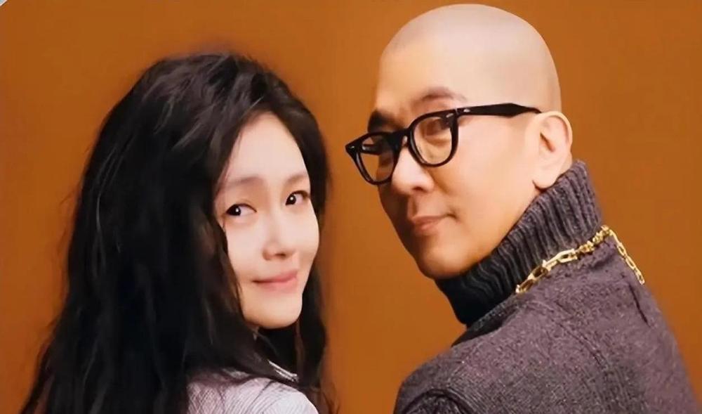 具俊晔，这瓜真不简单！

情人节，从台北飞回韩国，西装松垮，眼袋肿大，暴瘦12斤