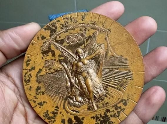 巴黎奥运奖牌出问题了

                            