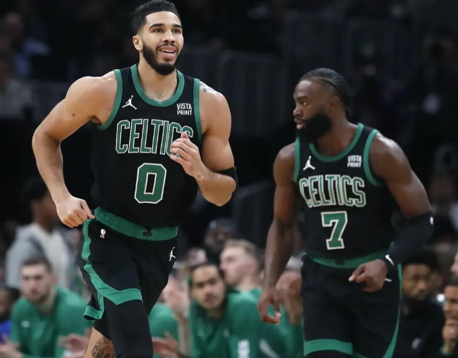 彻底坐不住了，NBA杯赛凯尔特人爆冷116:117老鹰，4位球员的表现天差地别