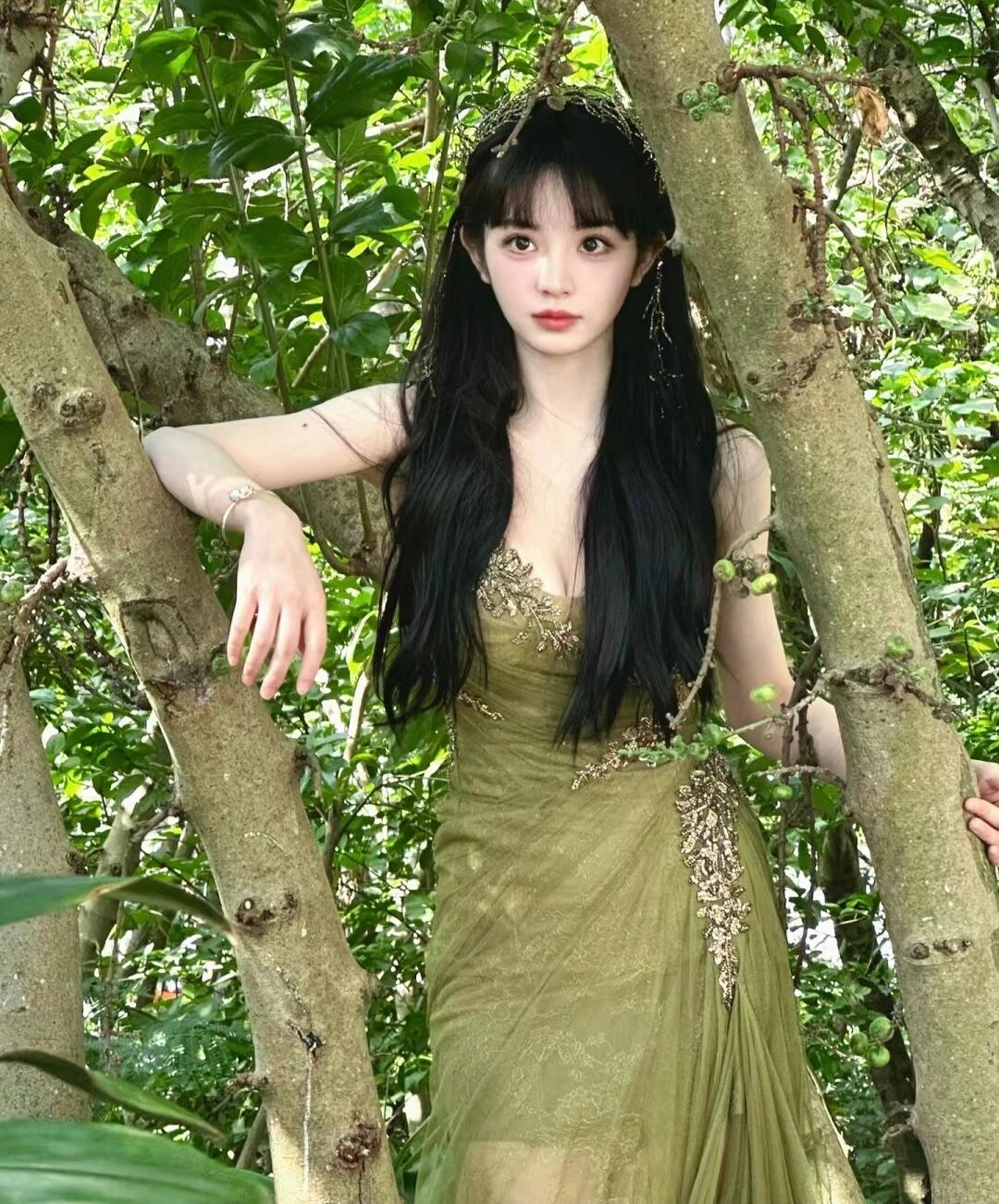 这姐的眼是真的大