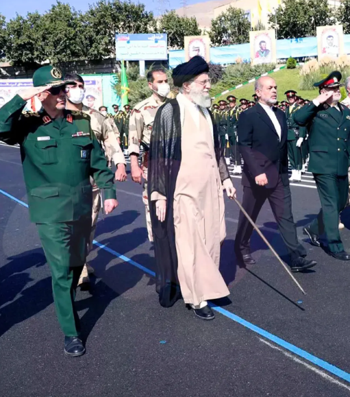 伊朗：已经“备战”
誓言不被动挨打，强调“先发制人”美国：76000吨武器到位，