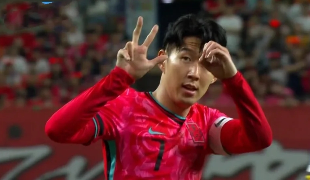 国足0：1韩国，6个没想到：

1、没想到：孙兴慜竟然做3：0的手势，挑衅中国球