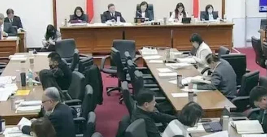 台湾地区立法机构昨天审查经济部门明年度拨补台电1000亿元新台币预算案时，国民党