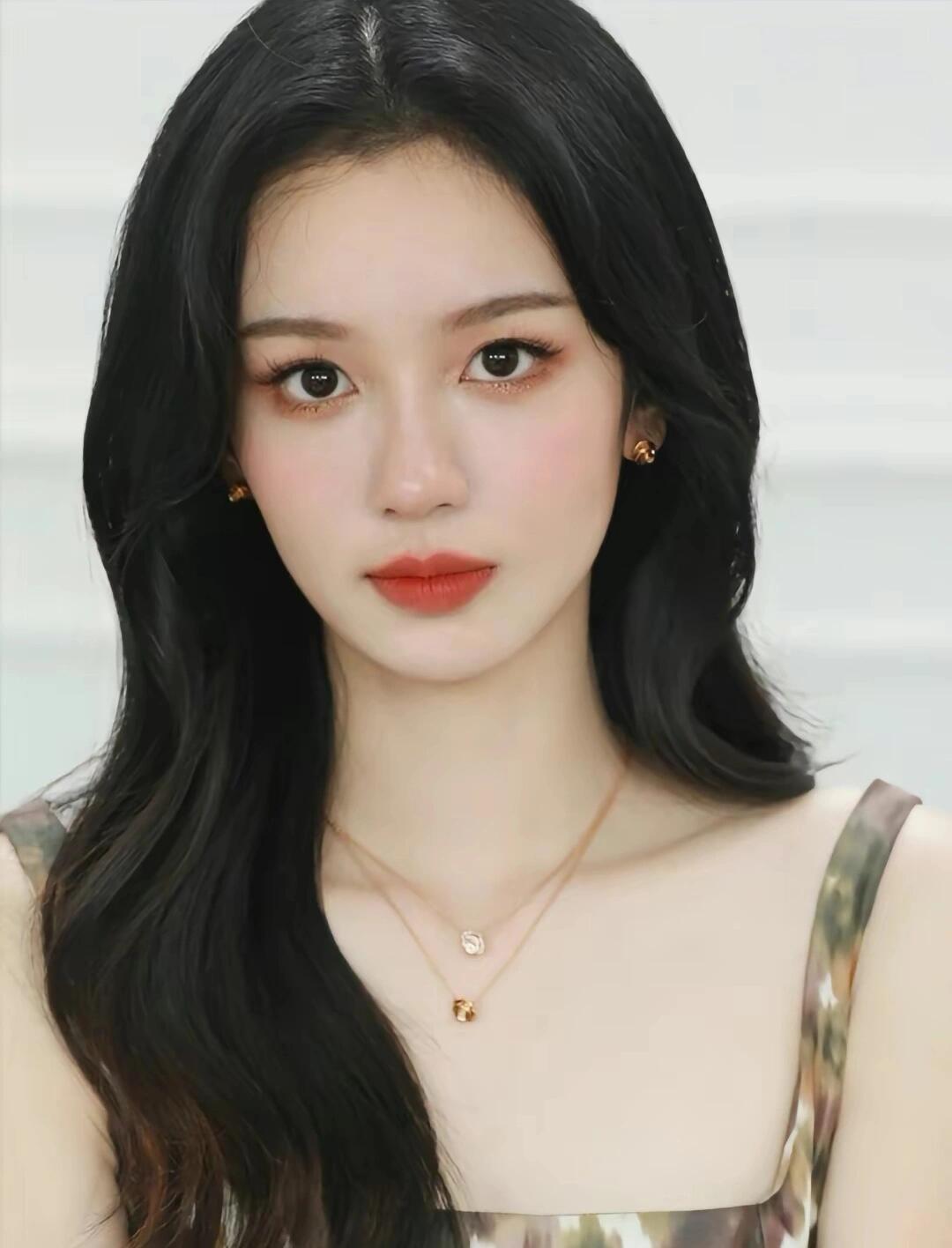 周也——柔和而迷人