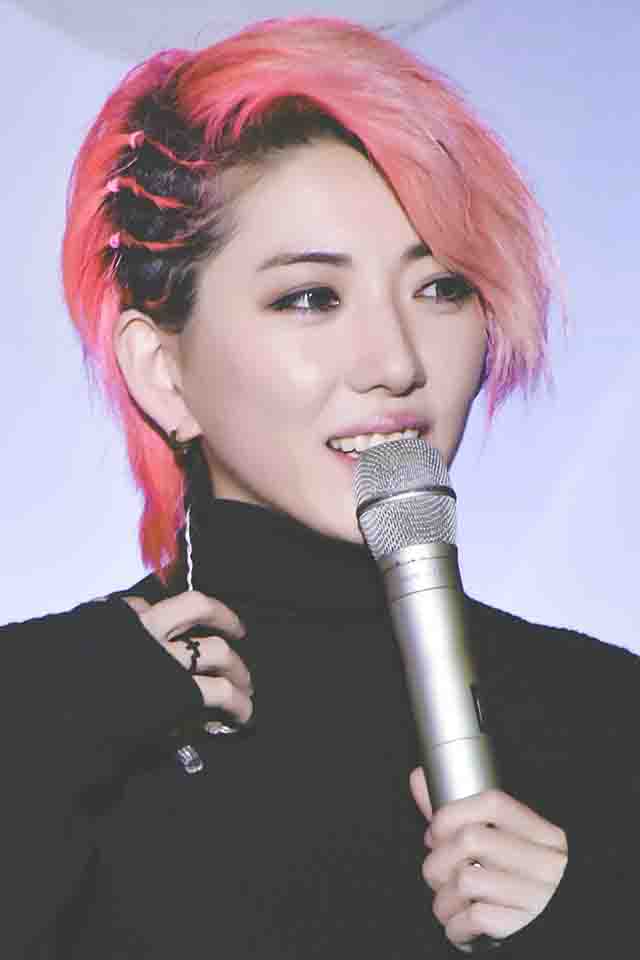 新一季浪姐路透名单之刘忻，有眼熟这位姐的小伙伴吗？据说她也是超女出道，当年是人气